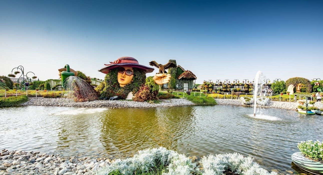 Royal Emirates Escape